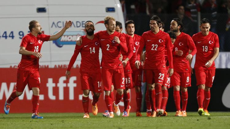 تركيا تفوز على السويد ودياً