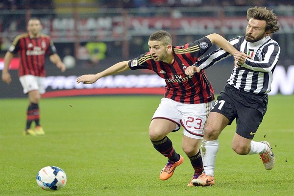 المغربي تاعرابت يحاول المرور من بيرلو