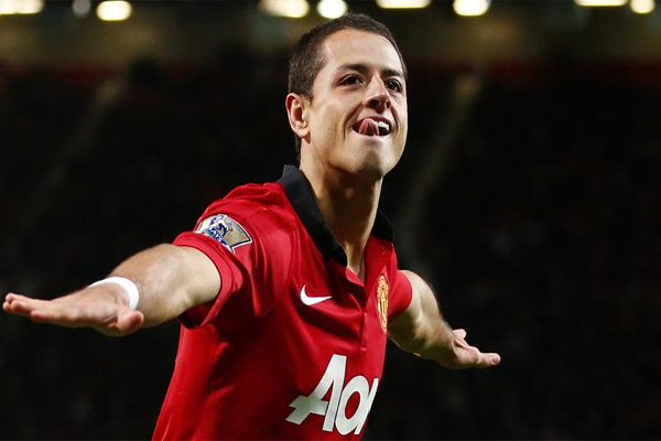 المهاجم خافيير هرنانديز مهاجم مانشستر يونايتد الإنكليزي