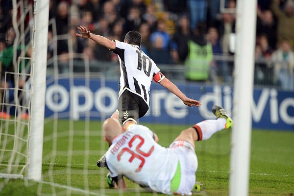 دي ناتالي يلحق بميلان خسارة ثانية على التوالي