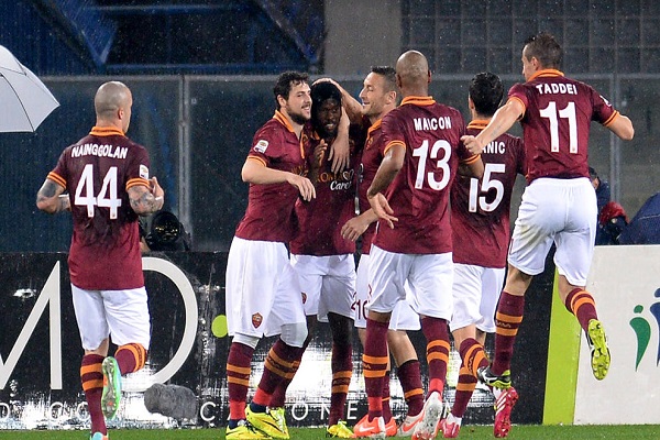 روما يعزز مركزه الثاني