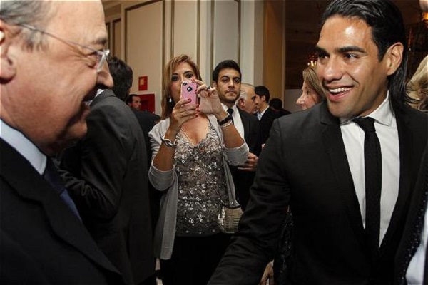 بيريز برفقة فالكاو