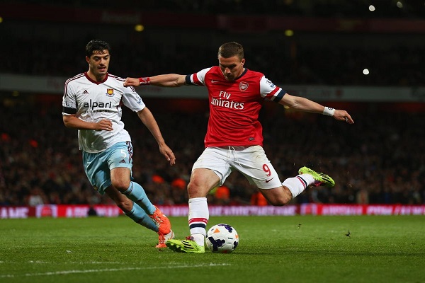 بودوليسكي يسجل لأرسنال