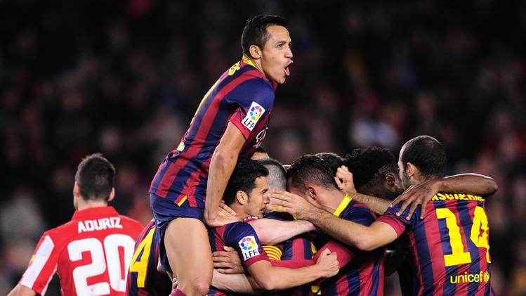 فرحة لاعبي برشلونة بالفوز على بلباو في الدوري الإسباني