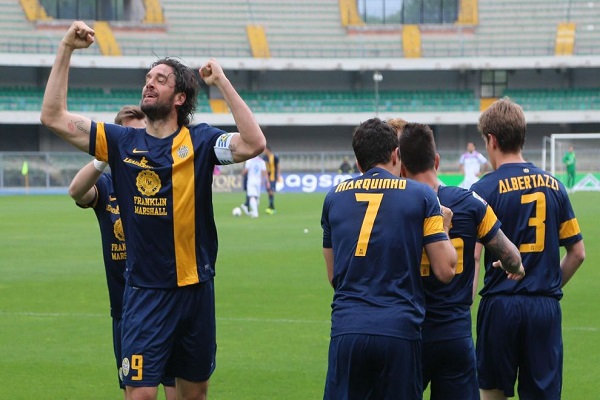 توني يبقي على امال فيرونا بالمشاركة القارية