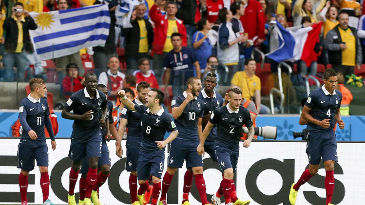 فرحة عارمة للاعبي فرنسا في المباراة الافتتاحية أمام الهندوراس