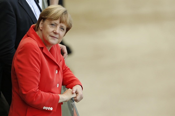 ميركل تهنىء المنتخب الألماني في غرفة الملابس