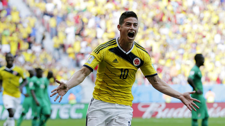 جيمس رودريغيز فرحاً بهدفه في ساحل العاج