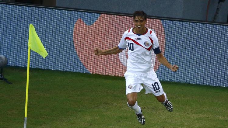 الكوستاريكي براين رويز افتتح التسجيل في المباراة لمصلحة كوستاريكا