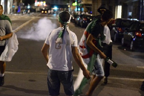 فرحة وأحداث شغب وتوقيف 74 شخصاً في فرنسا بعد تأهل الجزائر