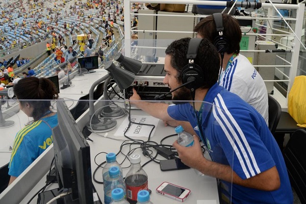 المعلقان الكفيفان ادواردو وغابريال