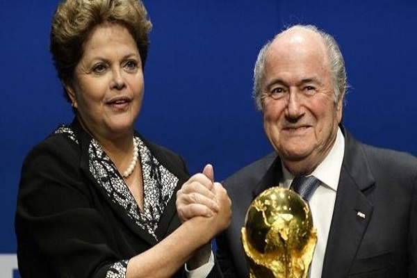 جوزيف بلاتر رفقة رئيسة البرازيل ديلما روسيف