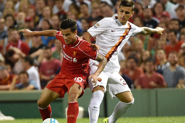 جانب من المباراة بين الفريقين