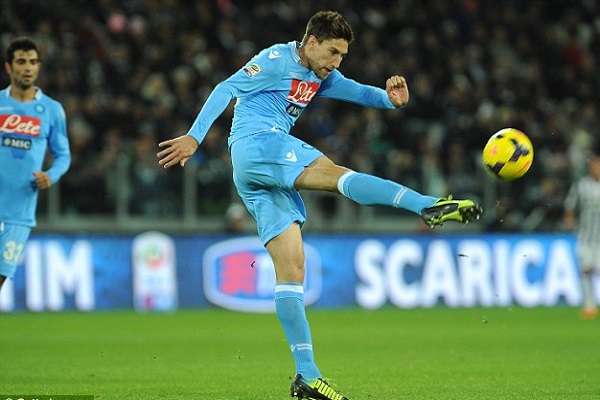 الأرجنتيني فرنانديز يودع جماهير نابولي