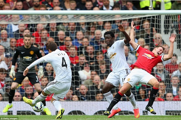 الكوري كي سونغ يوينغ يفتتح التسجيل لسوانسي