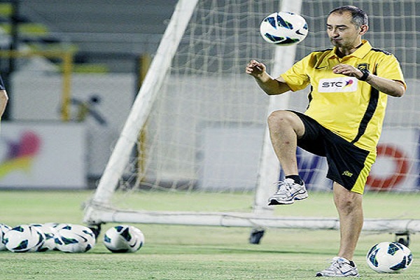 مدرب النصر الأسباني راوول كانيدا 