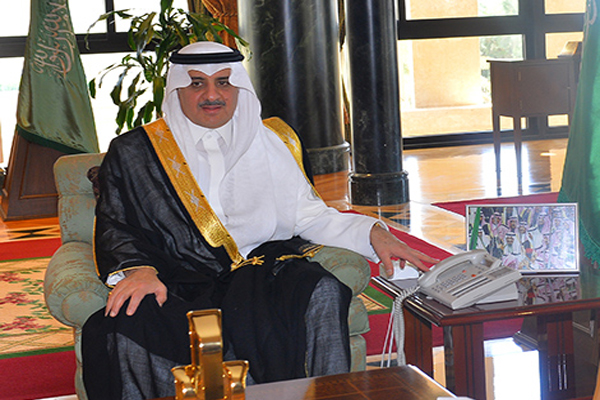 الأمير فهد بن سلطان بن عبدالعزيز أمير منطقة تبوك رئيس مجلس إدارة نادي الفروسية والهجن بالمنطقة