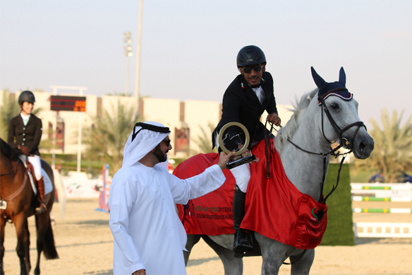 جانب من تتويج الفائزين