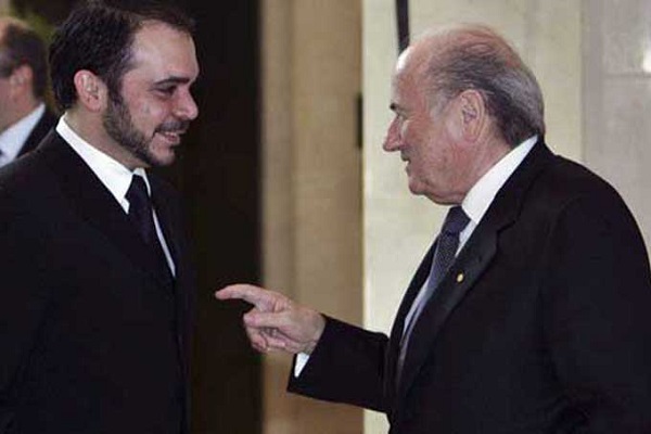 علي بن الحسين مع رئيس الفيفا