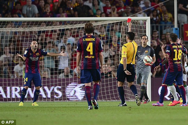 برشلونة لم يتلقى سوى بطاقة حمراء واحدة فقط 