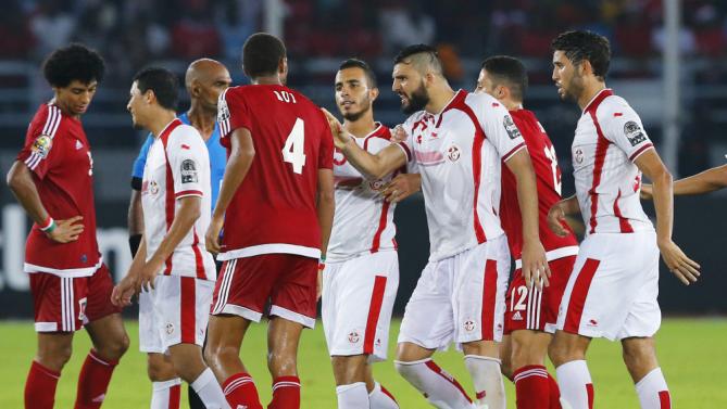 مشادة كلامية بين لاعبي تونس وغينيا الاستوائية