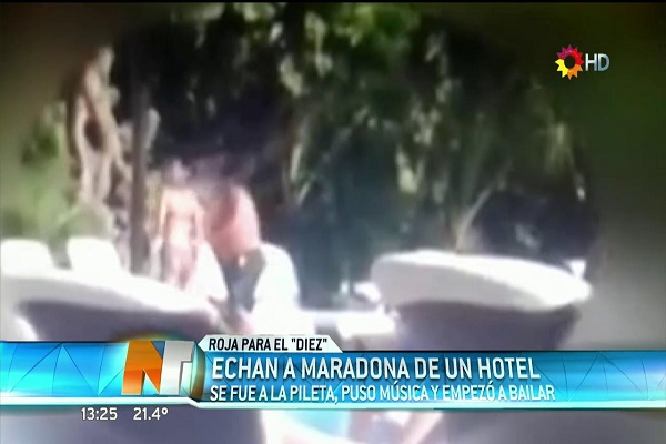 تصرف غير أخلاقي يتسبب بطرد مارادونا وصديقته من فندق