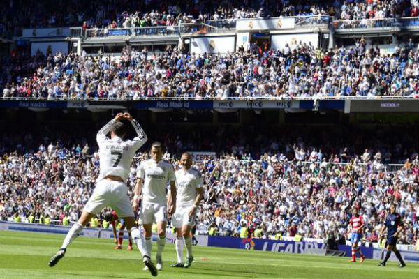 كريستيانو رونالدو يسجل خماسية في فوز ريال مدريد على غرناطة