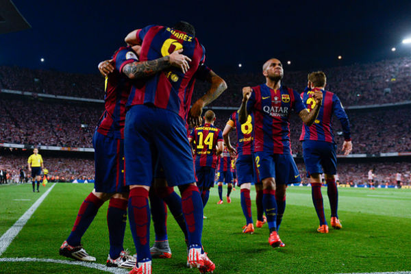 فرحة لاعبي برشلونة بهدف ميسي الخرافي