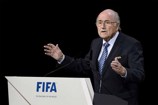 السويسري جوزيف بلاتر الرئيس المستقيل للاتحاد الدولي لكرة القدم
