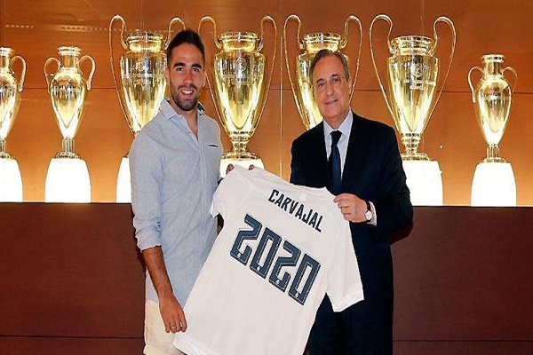 كارفاخال يمدد عقده مع ريال مدريد حتى عام 2020
