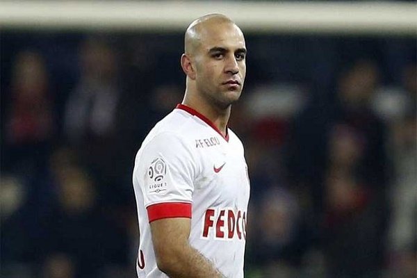  الدولي التونسي أيمن عبد النور مدافع فريق موناكو الفرنسي.