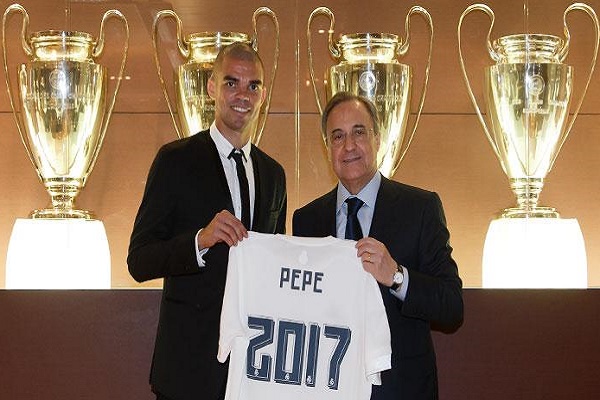 رسمياً.. بيبي يمدد عقده مع ريال مدريد حتى 2017