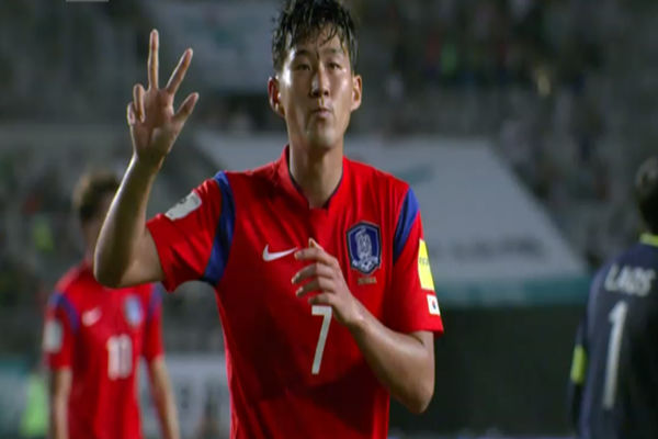 هيونغ مين سون سجل هاتريك لكوريا الجنوبية في مرمى لاوس