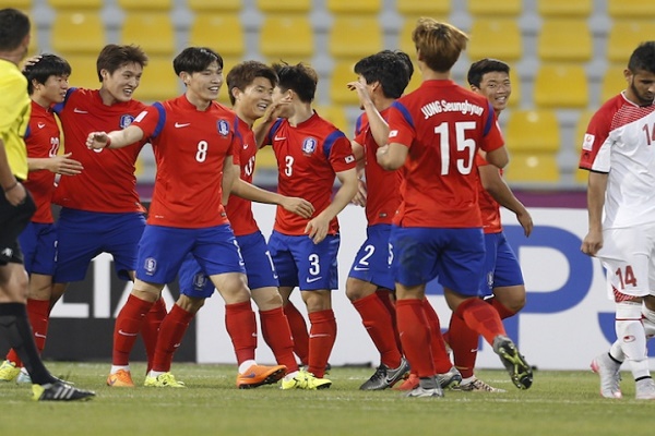 كوريا الجنوبية الى ربع النهائي