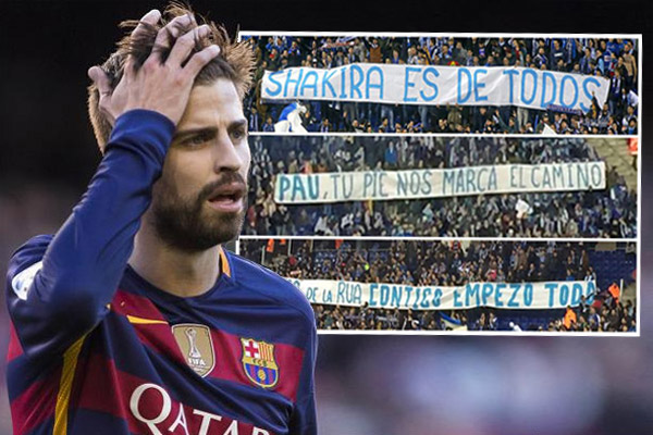جماهير إسبانيول رفعت لافتات استفزازية لبيكيه