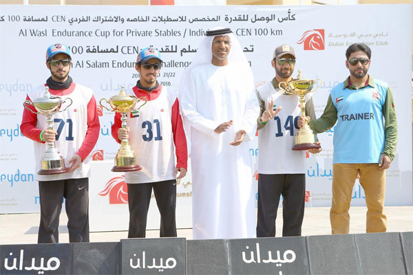 توج الفارس منذر أحمد البلوشي بطلاً لسباق تحدي سيح السلم للقدرة في دبي والبالغ مسافته 100 كيلومتراً
