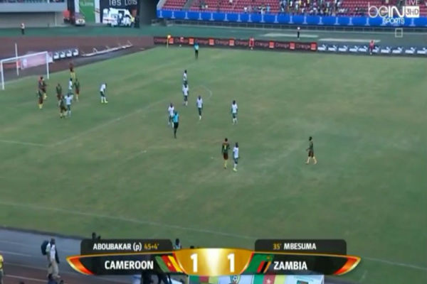 من مباراة زامبيا والكاميرون