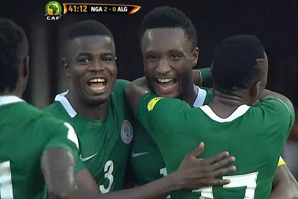 فوز نيجيريا على الجزائر