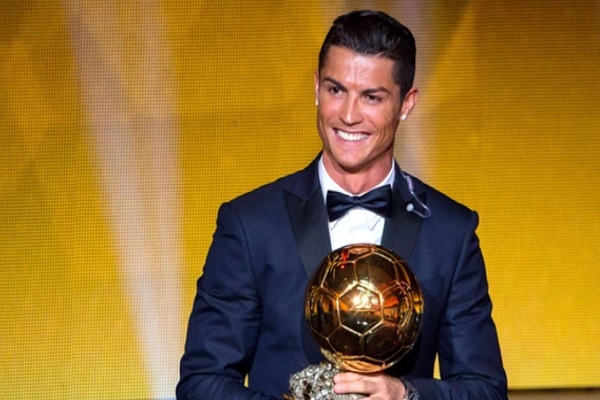 صحيفة كاتالونية تؤكد فوز رونالدو بجائزة الكرة الذهبية
