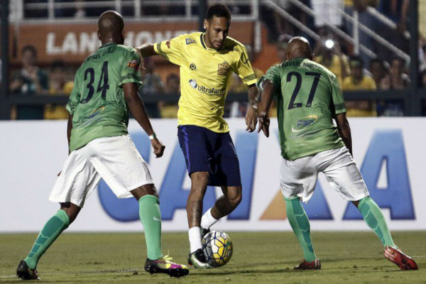 نيمار يخوض مباريات خيرية في البرازيل لصالح ضحايا شابيكوينسي