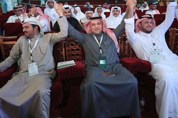 عادل عزت رئيساً للاتحاد السعودي لكرة القدم