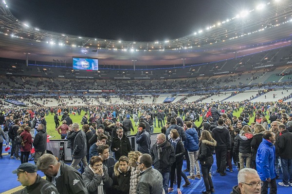 نجا من الموت عشرات الآلاف من الجماهير والذين حضروا المباراة الودية التي اقيمت بين منتخبي فرنسا وألمانيا 