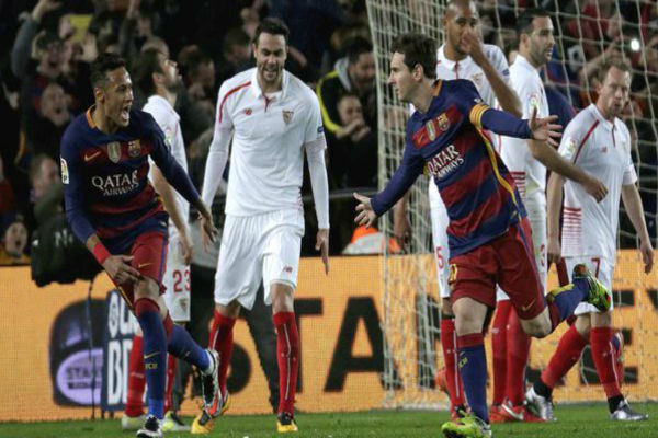 ميسي أدرك التعادل لبرشلونة وبيكيه سجل هدف الانتصار