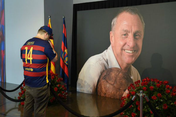 افتتاح قاعة مخصصة لاستقبال الزائرين لتكريم كرويف في برشلونة