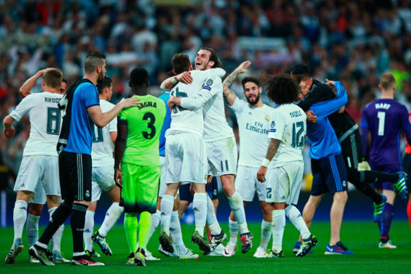 لاعبو ريال مدريد يحتفلون ببلوغ نهائي الأبطال