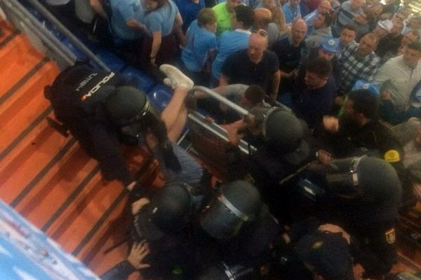الشرطة الإسبانية تُوثق شغب مناصري مانشستر سيتي