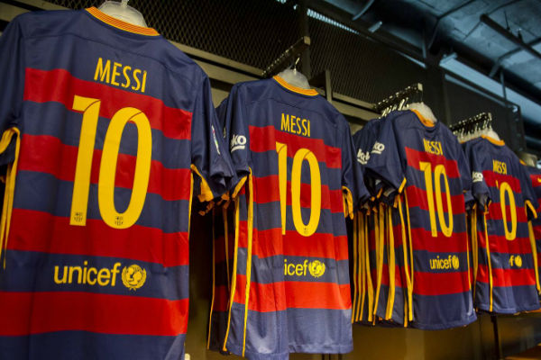 قمصان برشلونة الأكثر مبيعاً في العالم لهذا الموسم