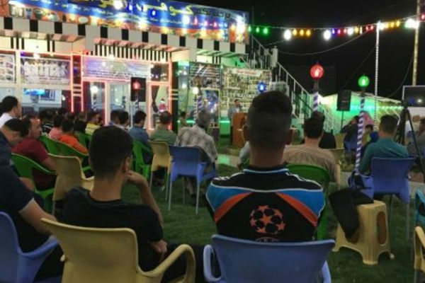 عراقيون يتابعون نهائي دوري ابطال اوروبا في مدينة بلد في 28 ايار/مايو 2016