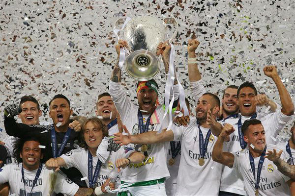 راموس يرفع كأس الأبطال الـ11 في تاريخ ريال مدريد