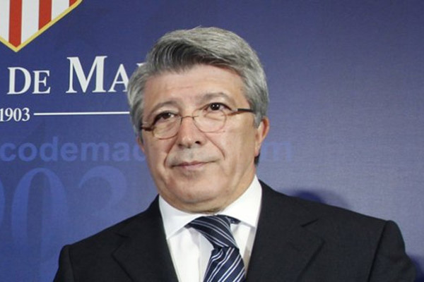 إنريكي سيريزو رئيس نادي أتلتيكو مدريد الإسباني